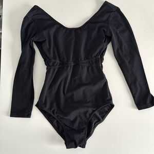 Nikolay 3/4 length sleeve leotard. Scoop neck. Cinched Color- black. Size small
